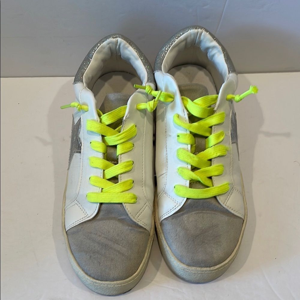 Madden Girl White and Gray Athletic Shoes with Classic Design Women’s size 8.5